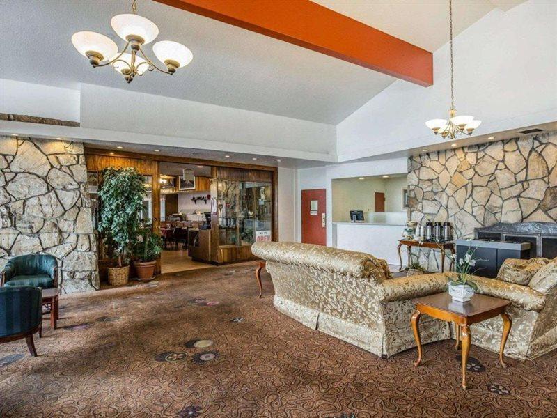 Econo Lodge Near Reno-Sparks Convention Center Dış mekan fotoğraf
